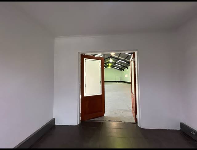680M² WAREHOUSE TO LET IN SEBENZA